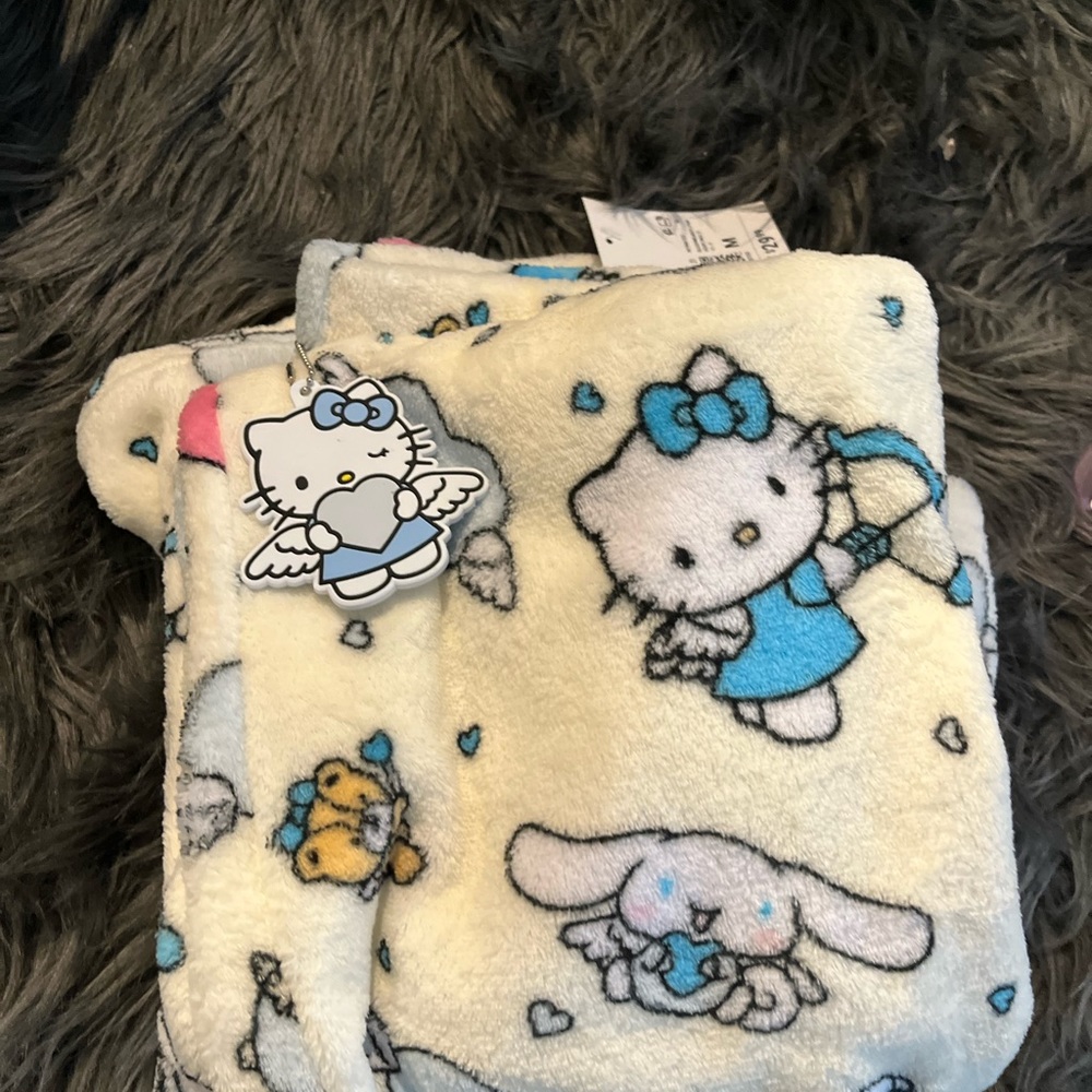 Hello kitty x forever 21 pajama